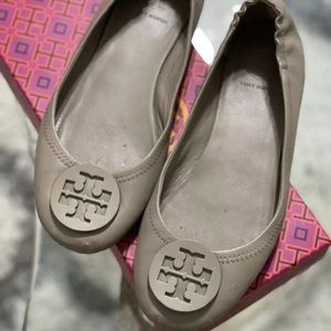 TORY BURCH Minnie Travel gray leather ballet flats - 8